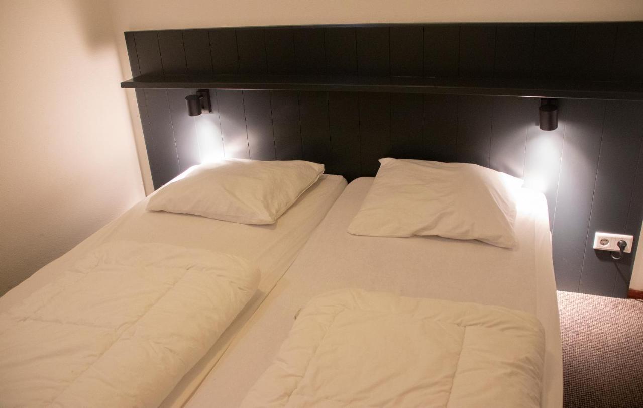 Koetsementen Appartementen Met Strandcabine Dombourg Extérieur photo