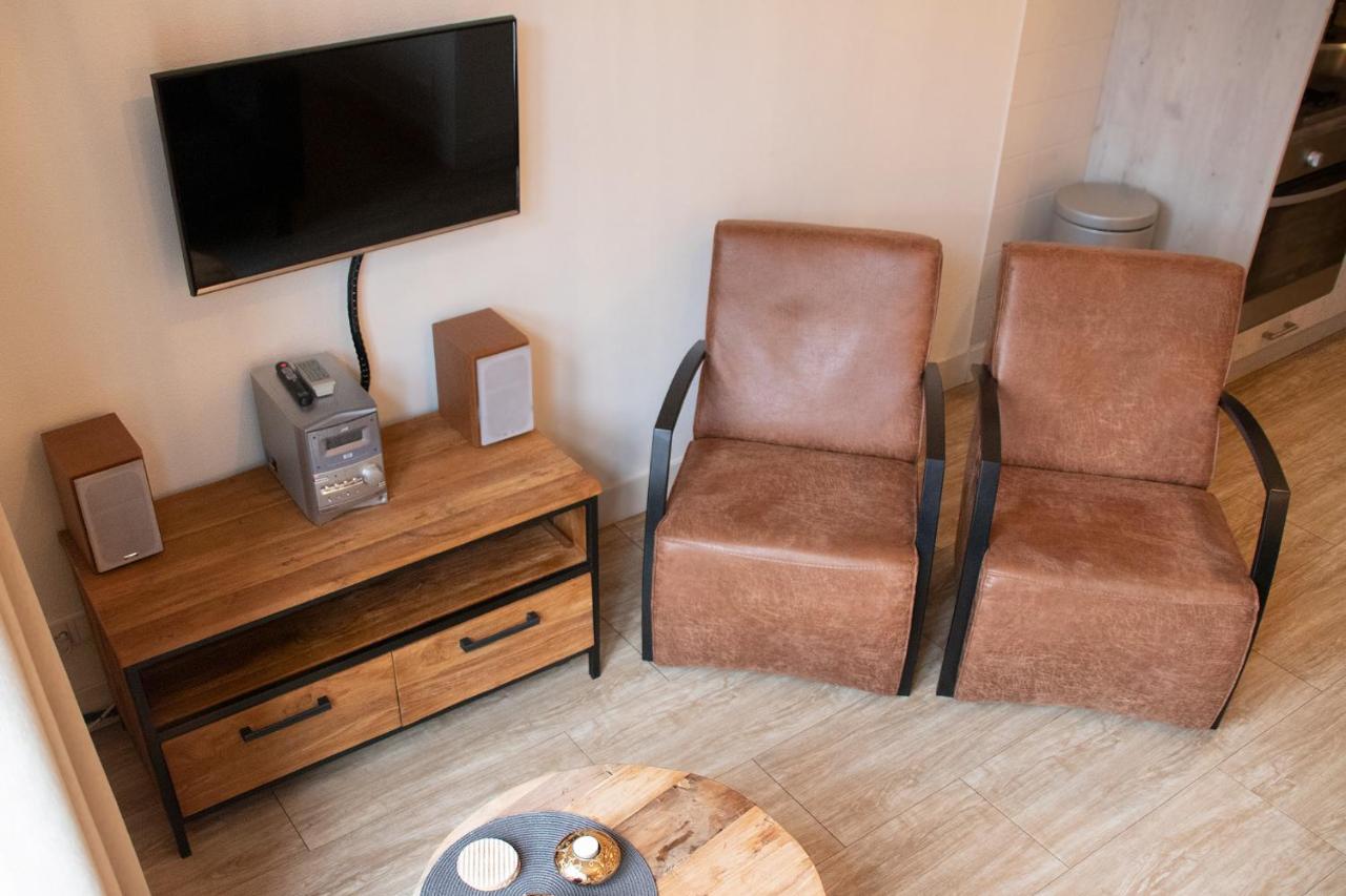 Koetsementen Appartementen Met Strandcabine Dombourg Extérieur photo