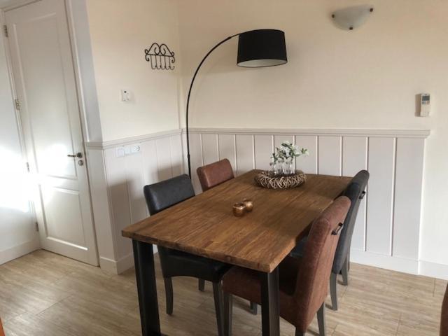 Koetsementen Appartementen Met Strandcabine Dombourg Extérieur photo